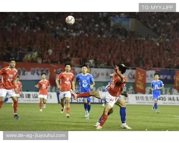 上海球迷追随河南足球:从热爱到共鸣的跨城情感之旅 上海球迷追随河南足球:从热爱到共鸣的跨城情感之旅